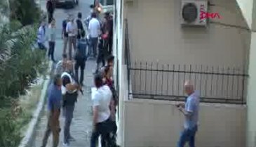 İzmir'de ortalık karıştı! Husumetli olduğu grubu görünce dehşet saçtı