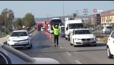 Bursa'da yola yağ döküldü, araçlar birbirine girdi: 1 yaralı