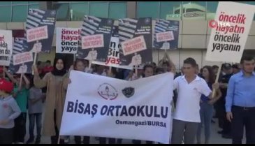 Bursa'da yayalar için trafik nöbeti