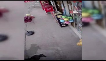 Bursa'da vicdansız sürücü bebeğiyle bekleyen babaya böyle çarptı, kaçtı