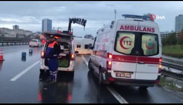 Servis midibüsü devrildi! 11 yaralı