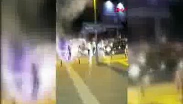 Sefaköy'de yol kapatıp havaya ateş açtılar