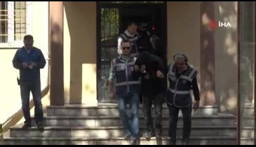 Bursa'da satırlı soyguncular yakalandı, ağlayan kuyumcunun yüzü güldü