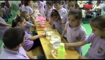 Bursa'da öğrenciler okulu hayvanat bahçesine çevirdi