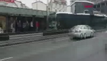 Metrobüs kazası: Yaralılar var