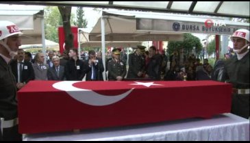 Bursa şehidine ağlıyor... "Hakkını bize helal et oğlum"