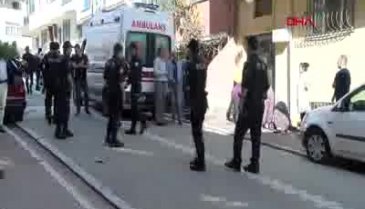 Hırsız, evine girdiği kadının boğazını kesti
