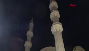 Tüm camilerde Fetih Suresi okundu