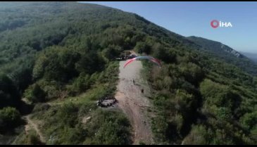 Bursa'da eşinden boşanmasını havalara uçarak kutladı