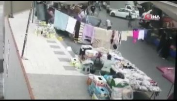 Fren yerine gaza basan sürücü otomobiliyle pazara daldı