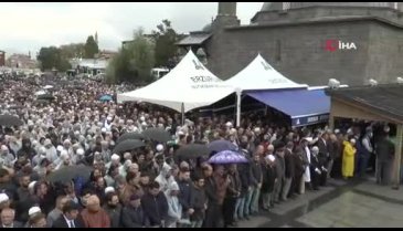 Cenaze namazında izdiham yaşandı