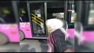 Otobüs şoförü ile yolcu birbirine girdi