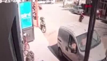 Bursa'da iş yerine giren hırsızı sosyal medyada arıyor