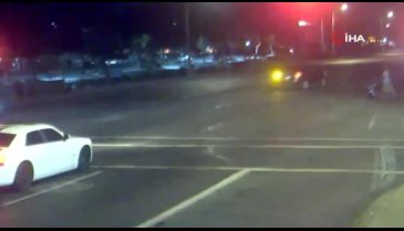 Kırmızı ışıkta geçen araca çarptı, 3 kişinin hayatını kurtardı