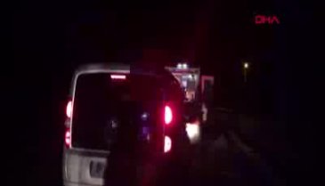 Van'da askerleri taşıyan midibüs devrildi: 26 yaralı