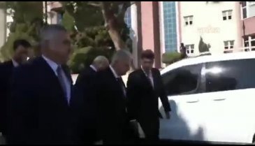 Tepki çeken görüntü: AK Partili Milletvekili, kadın belediye başkanını ittirdi