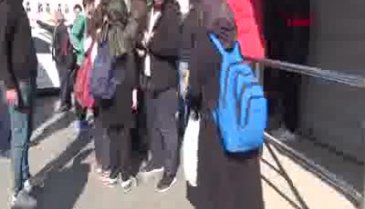 Lise öğrencisine gaspçı bıçağı