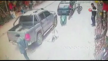 Bursa'da yaşlı adamın yaralandığı kaza kamerada