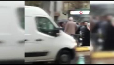 Faciadan dönüldü, İETT otobüsü ağaca çarparak durdu