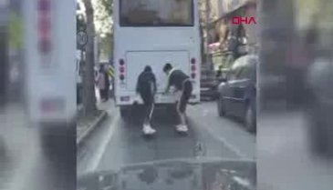 Bursa'da otomobilin altında kalmaktan son anda kurtuldu