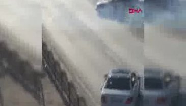 Trafik magandaları yolu kapatıp drift attılar