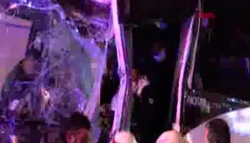 Polis midibüsü kaza yaptı, 3 polis ağır yaralandı