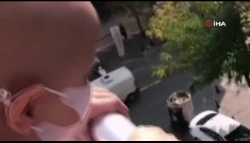 Lösemi hastası küçük kız öğrenciye arkadaşlarının yaptığı sürpriz herkesi ağlattı