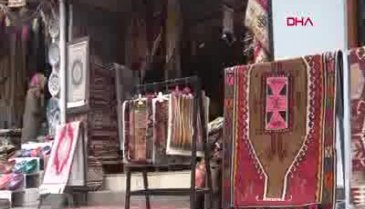 'Halı doktorları' can çekişiyor