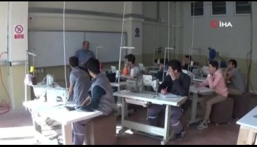 Bursa'da hem eğitim görüyorlar, hem de para kazanıyorlar