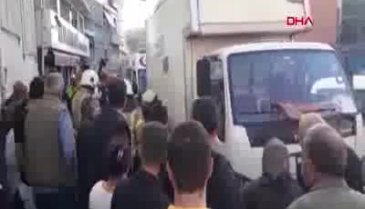 Kamyonetin altında kalan kadın hayatını kaybetti