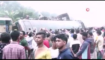 Bangladeş'te iki tren çarpıştı: 16 ölü, 48 yaralı