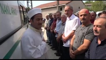 Öldürdüğü kadının cenazesine katılmış