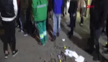 Bursa'da seyyar satıcılar ile zabıta ekipleri birbirine girdi!