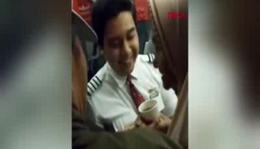 Kabin görevlisinin hareketi sosyal medyada yoğun ilgi gördü