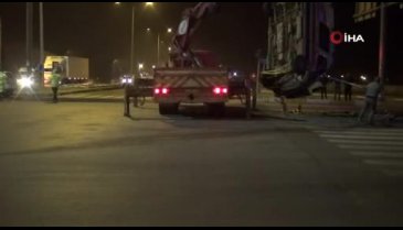 Hasta taşıyan ambulans otomobille çarpıştı: 1 ölü, 9 yaralı