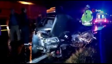 Alkollü sürücünün kullandığı otomobil tırla çarpıştı: 1 ölü, 1 yaralı