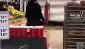 Cep telefonu almak için yarıştılar