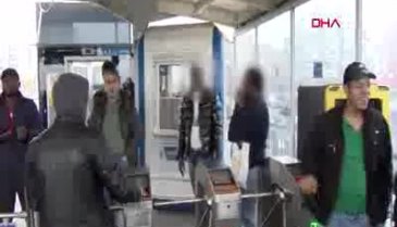 Metrobüste 2 Senegalli 'kadını taciz etti' iddiası