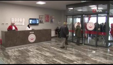 Bakan Selçuk Bursa'da huzurevi açılışı yaptı