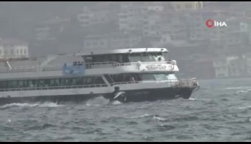 Fırtına nedeniyle tekneler ilerlemekte güçlük çekti