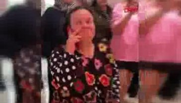 Demet Akalın'dan Bursa'da down sendromlu hayranına 'Murat Boz' jesti