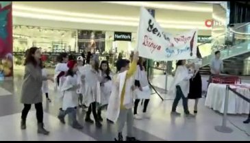Bursa'da manifestolar havada uçuştu