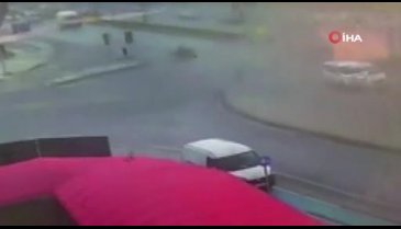 Direksiyon hakimiyetini kaybeden üniversite öğrencisi otobüs durağına daldı