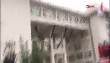 Trafiği felç eden intihar girişimi
