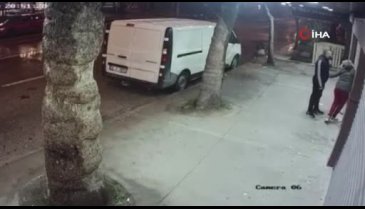Bursa'da kız arkadaşını tekme tokat dövdü