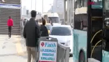Halk otobüsünde çıkan tartışma karakolda bitti