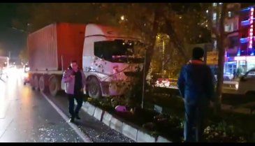 Bursa'da TIR kazası!