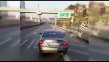 Kadın sürücü otobüsün önünü kesti