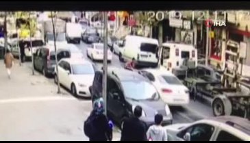 Aracını çekiciden kurtarmak isterken canından oluyordu