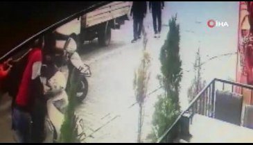 Vatandaşların kovaladığı hırsızlar motosikleti bırakıp kaçtı